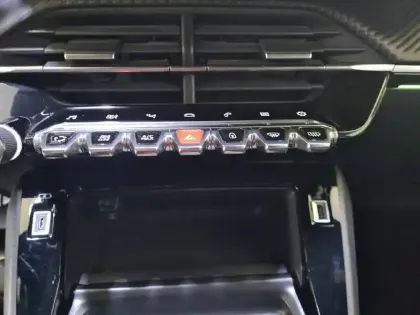 Photo 46 Peugeot 2008  BlueHDi 130 S&S EAT8