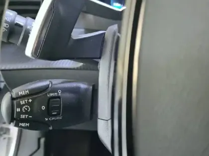 Photo 47 Peugeot 2008  BlueHDi 130 S&S EAT8