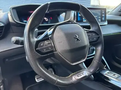 Photo 8 Peugeot 2008  BlueHDi 130 S&S EAT8