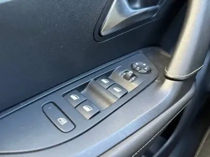 Photo 17 Peugeot 2008  BlueHDi 130 S&S EAT8