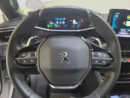 Photo 29 Peugeot 2008  BlueHDi 130 S&S EAT8