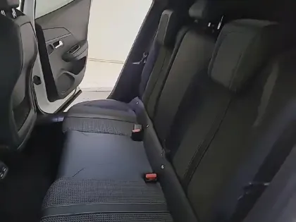 Photo 32 Peugeot 2008  BlueHDi 130 S&S EAT8