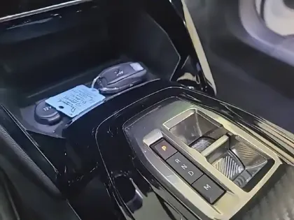 Photo 34 Peugeot 2008  BlueHDi 130 S&S EAT8