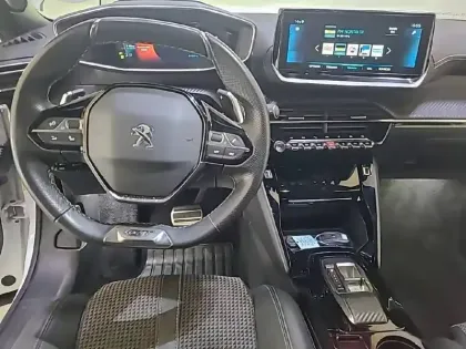 Photo 28 Peugeot 2008  BlueHDi 130 S&S EAT8