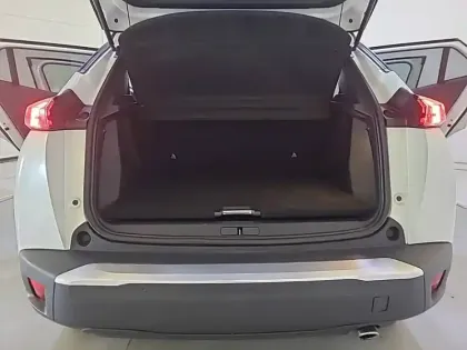 Photo 26 Peugeot 2008  BlueHDi 130 S&S EAT8