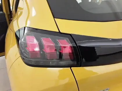 Photo 16 Peugeot 208  PureTech 100 S&S EAT8