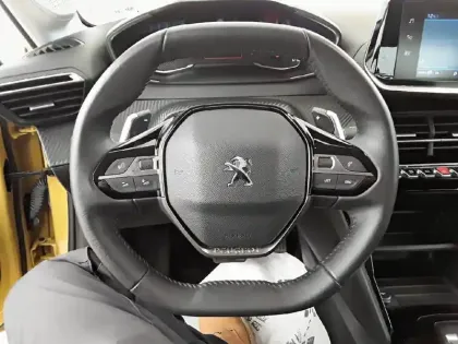 Photo 8 Peugeot 208  PureTech 100 S&S EAT8