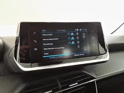 Photo 20 Peugeot 208  PureTech 100 S&S EAT8