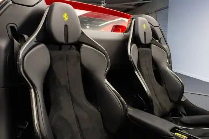 Photo 22 Ferrari 296 gts  3.0 Turbo V6 Hybride 830 ch