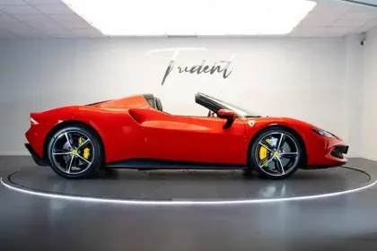 Photo 27 Ferrari 296 gts  3.0 Turbo V6 Hybride 830 ch