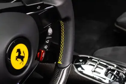 Photo 16 Ferrari 296 gts  3.0 Turbo V6 Hybride 830 ch