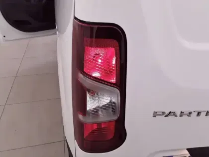 Photo 16 Peugeot Partner  FOURGON STANDARD 650 KG BLUEHDI 75 BVM5