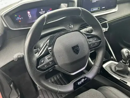 Photo 8 Peugeot 208  PureTech 100 S&S BVM6