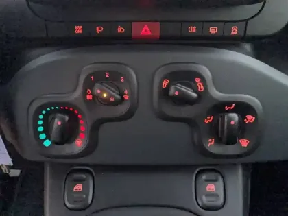 Photo 18 Fiat Panda  1.0 70 ch Hybrid BSG S/S