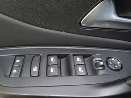 Photo 49 Peugeot 408  PHEV 180 e-EAT8