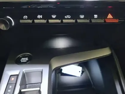 Photo 44 Peugeot 408  PHEV 180 e-EAT8