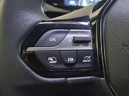 Photo 46 Peugeot 408  PHEV 180 e-EAT8