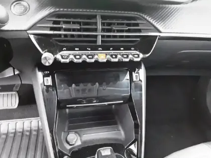 Photo 25 Peugeot 2008  Moteur électrique 136 ch