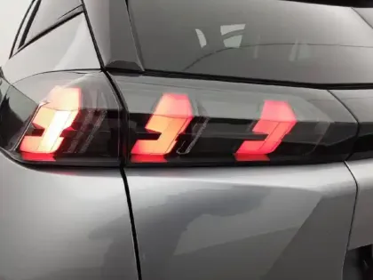 Photo 16 Peugeot 2008  Moteur électrique 136 ch