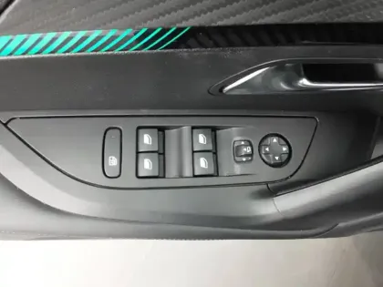 Photo 23 Peugeot 2008  Moteur électrique 136 ch