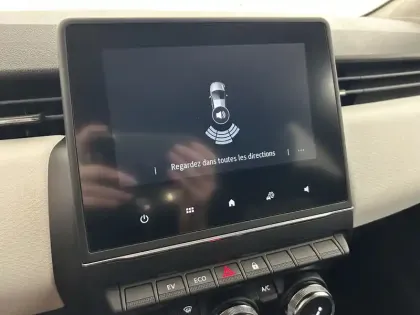 Photo 15 Renault Clio  E-Tech full hybrid 145