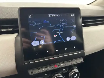 Photo 14 Renault Clio  E-Tech full hybrid 145