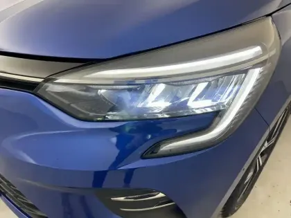 Photo 23 Renault Clio  E-Tech full hybrid 145