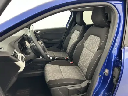 Photo 17 Renault Clio  E-Tech full hybrid 145