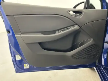 Photo 20 Renault Clio  E-Tech full hybrid 145