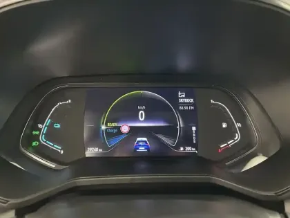 Photo 12 Renault Clio  E-Tech full hybrid 145