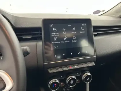 Photo 13 Renault Clio  E-Tech hybride 145