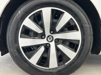 Photo 8 Renault Clio  E-Tech hybride 145