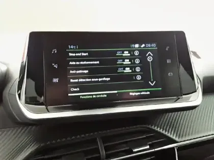 Photo 20 Peugeot 2008  BlueHDi 130 S&S EAT8