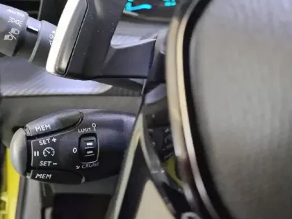 Photo 56 Peugeot 208  Hybrid 100 e-DCS6