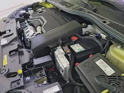 Photo 45 Peugeot 208  Hybrid 100 e-DCS6