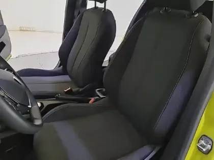 Photo 41 Peugeot 208  Hybrid 100 e-DCS6