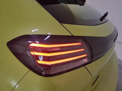 Photo 47 Peugeot 208  Hybrid 100 e-DCS6