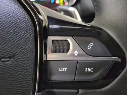 Photo 58 Peugeot 208  Hybrid 100 e-DCS6