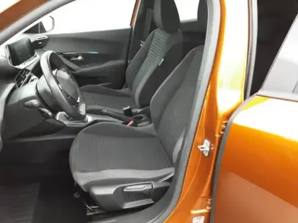 Photo 30 Peugeot 2008  PureTech 130 S&S BVM6