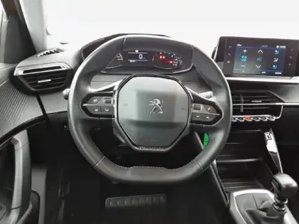 Photo 28 Peugeot 2008  PureTech 130 S&S BVM6
