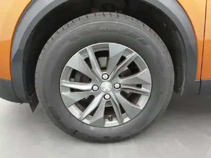 Photo 32 Peugeot 2008  PureTech 130 S&S BVM6