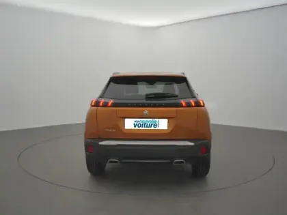 Photo 24 Peugeot 2008  PureTech 130 S&S BVM6