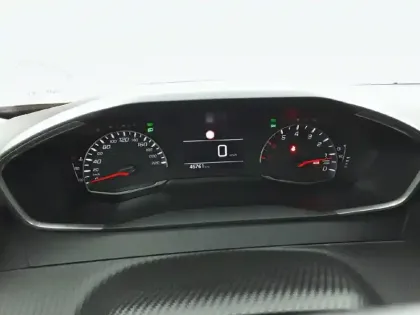 Photo 29 Peugeot 2008  PureTech 130 S&S BVM6