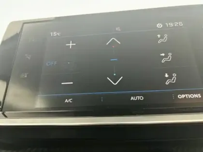 Photo 20 Peugeot 2008  PureTech 100 S&S BVM6