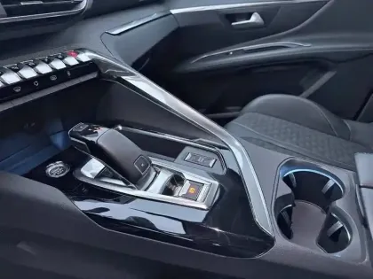 Photo 13 Peugeot 3008  BlueHDi 130ch S&S EAT8