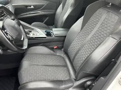 Photo 33 Peugeot 3008  BlueHDi 130ch S&S EAT8