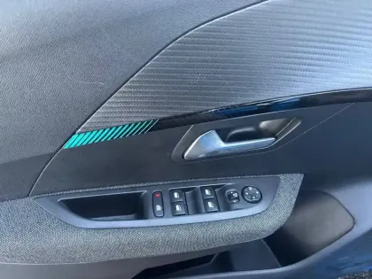 Photo 14 Peugeot 208  Electrique 50 kWh 136ch