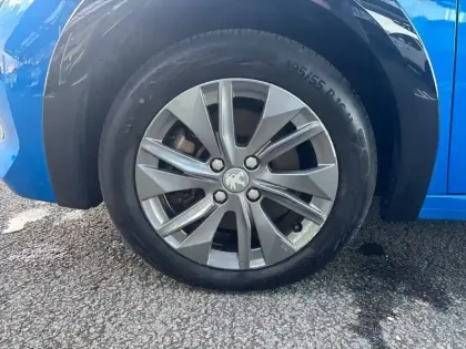 Photo 12 Peugeot 208  Electrique 50 kWh 136ch