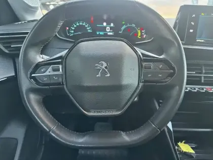 Photo 8 Peugeot 208  Electrique 50 kWh 136ch