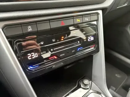 Photo 23 Volkswagen T-roc  1.0 TSI 116 Start/Stop BVM6